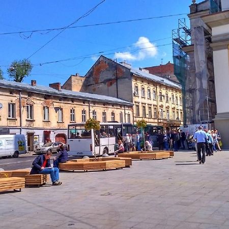 Mini Economy Apartments- Filatova 10 Lviv Eksteriør bilde